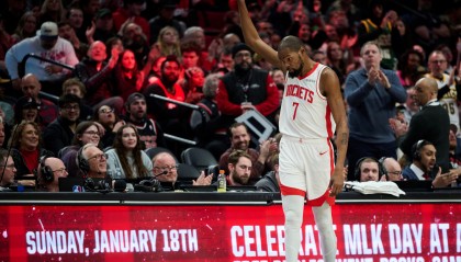 彩票合买-杜兰特：看着对方顶着防守投进超远三分 可能会让你感到泄气