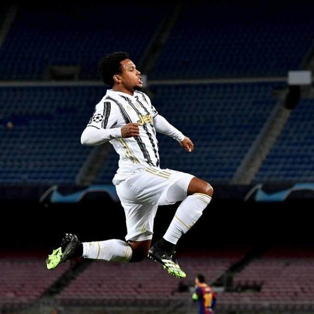 1614812735952053136.jpg 422397cc-f07d-462a-95ab-569865026330.jpg